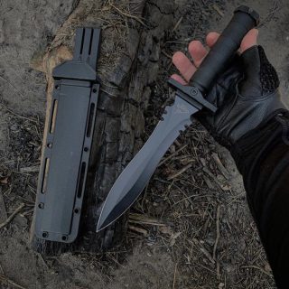 Самурайський ніж з двостороннім заточуванням